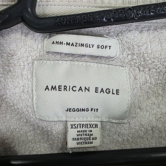 Womens American Eagle Beige Camo Print Jegging Fit Sweatshirt Crew Neck Size XS - Picture 4 of 9